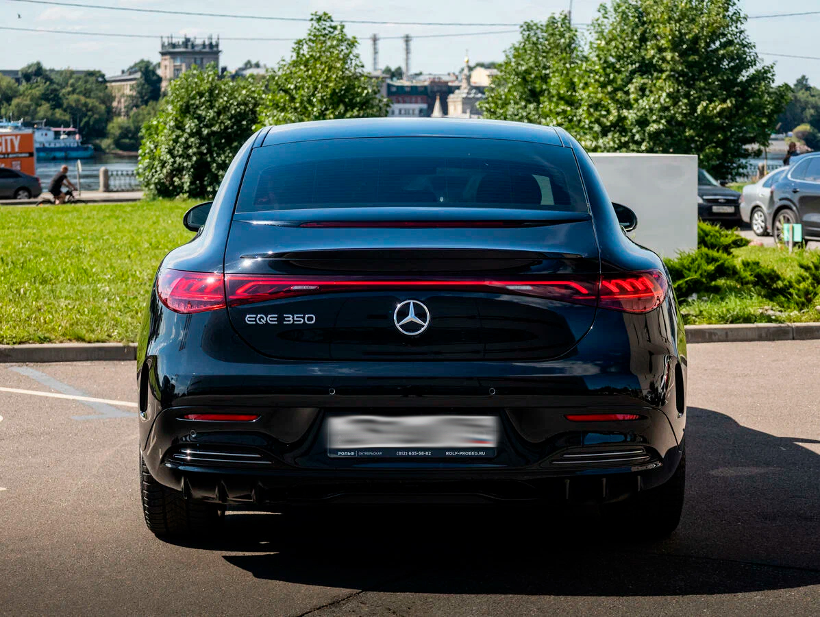 Аренда Mercedes EQE